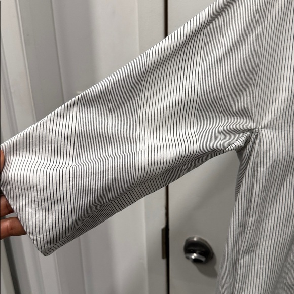 COS
Boxy Striped Jacket - Picture 11 of 16